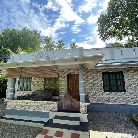 Nisara Homestay Varkala Buitenkant foto